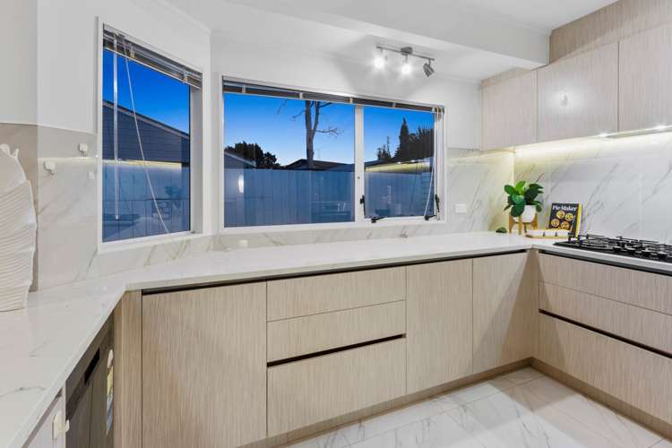 16 Winhall Rise Remuera_9