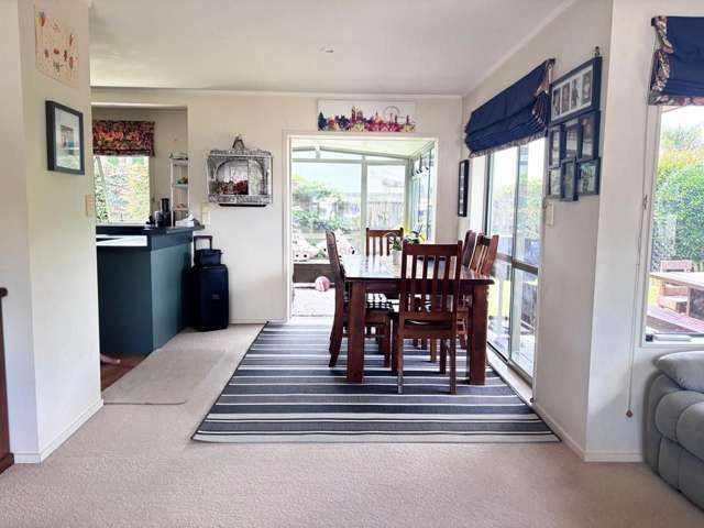 House with Greenery, close to Endeavour school