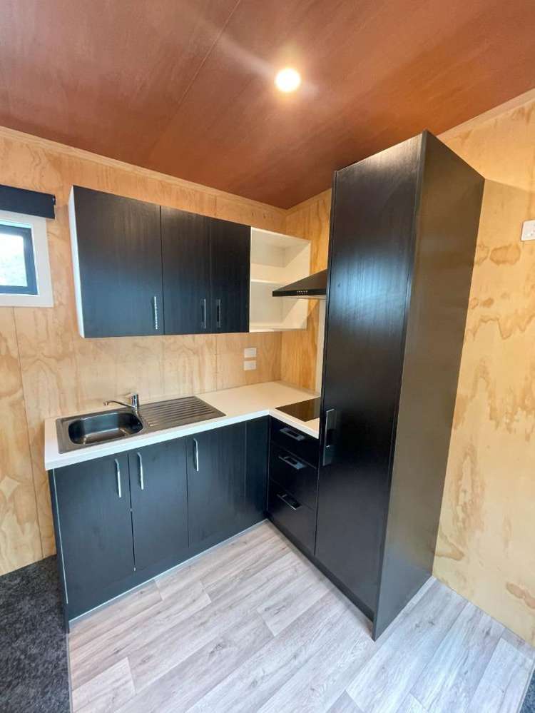 2/15 Paritutu Road 2164_3