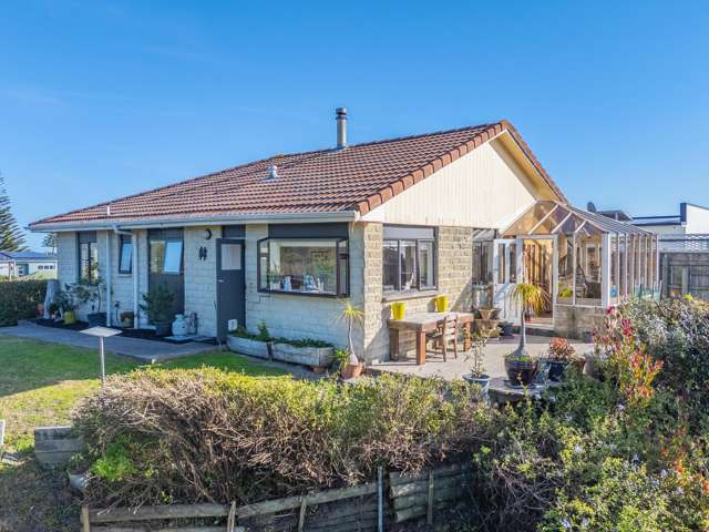 14 Koromiko Street Otaki Beach_4
