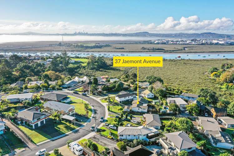 37 Jaemont Avenue Te Atatu South_12