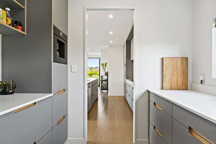 17 Dinning Road Riverhead_7