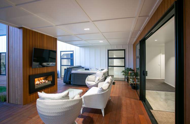 16 Alan Livingston Drive Cambridge_12