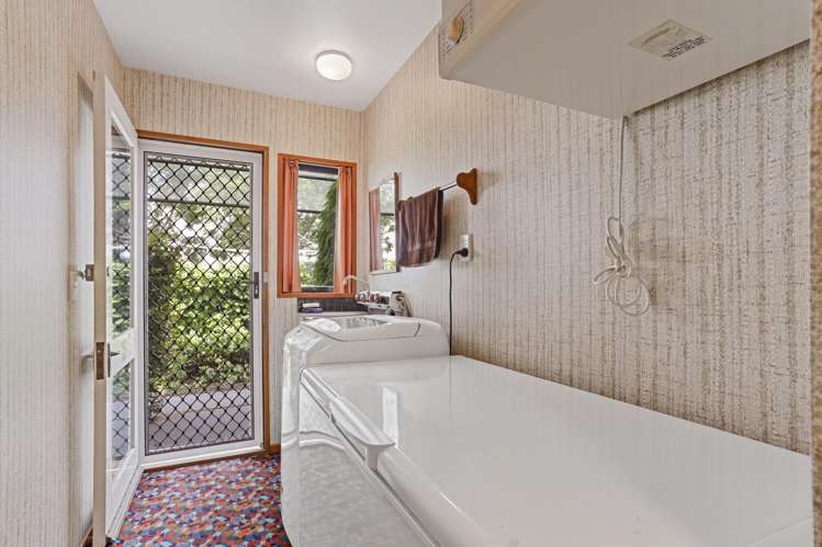 80 Regency Crescent Redwood_14