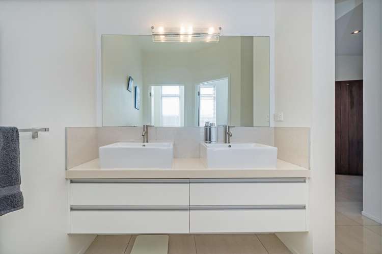 105 South Highway East Whitianga_25