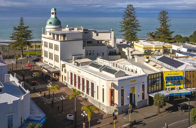 Unique Art Deco building in heart of Napier