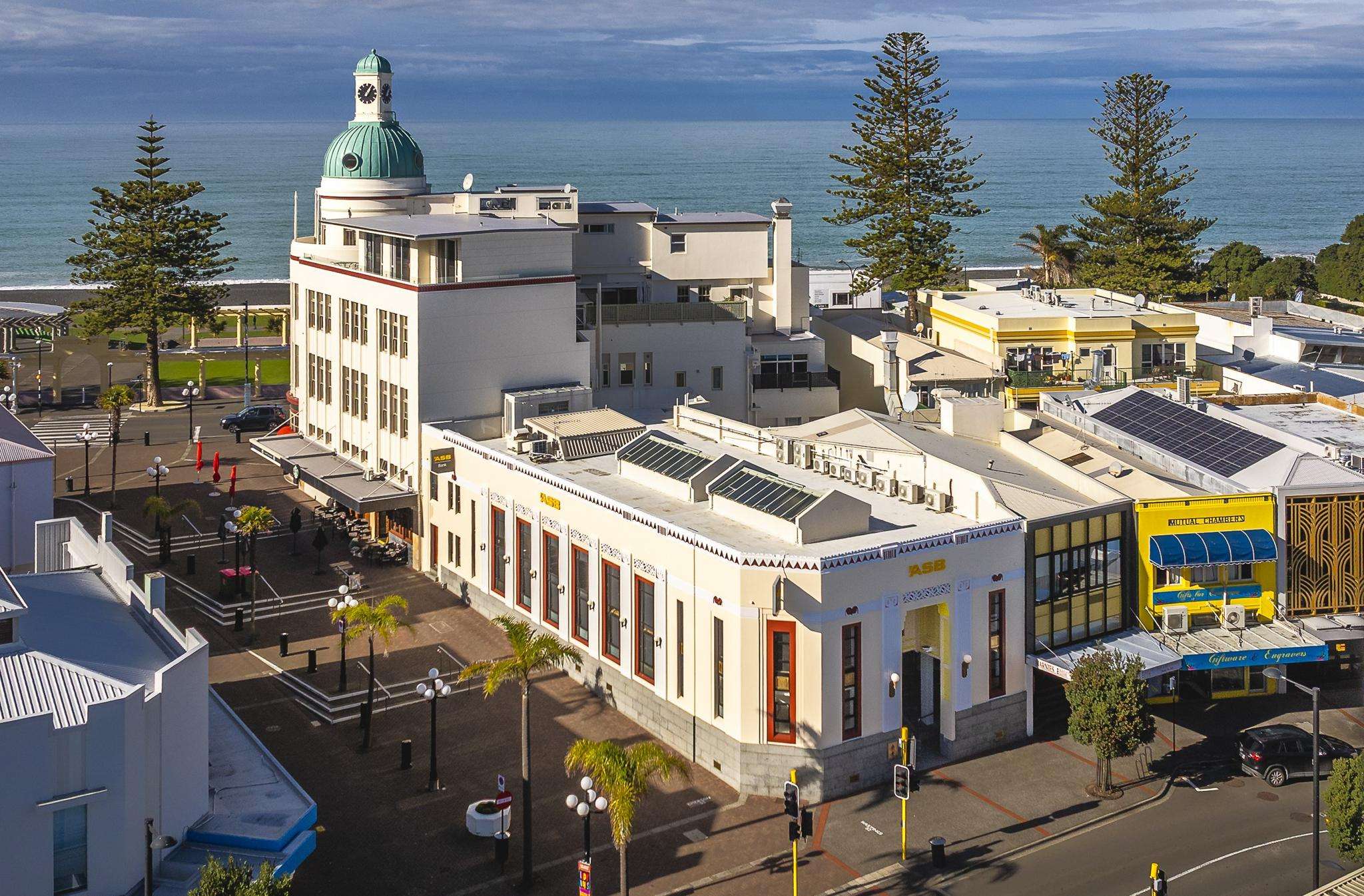 Unique Art Deco building in heart of Napier