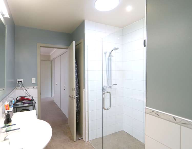 387 Herbert Street Windsor_16