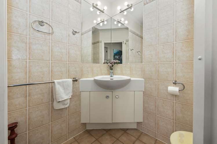16 Cranbrook Grove Waikanae_12