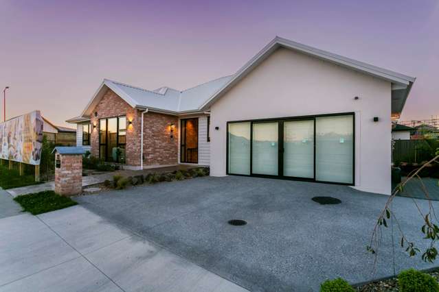 Ex-Showhome with Granny Potential