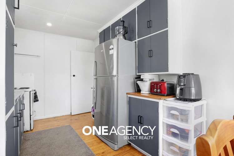 101 Waihora Crescent Waitangirua_6