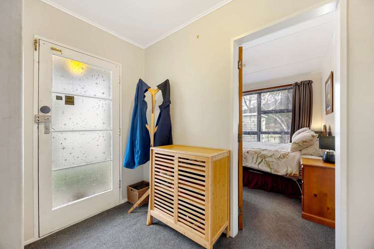 8 Ngaturi Grove Wainuiomata_9