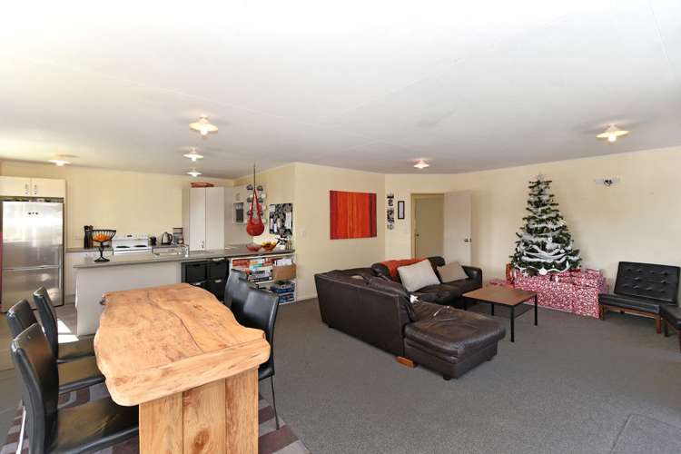 40 Saint Lawrence Street Toi Toi_6