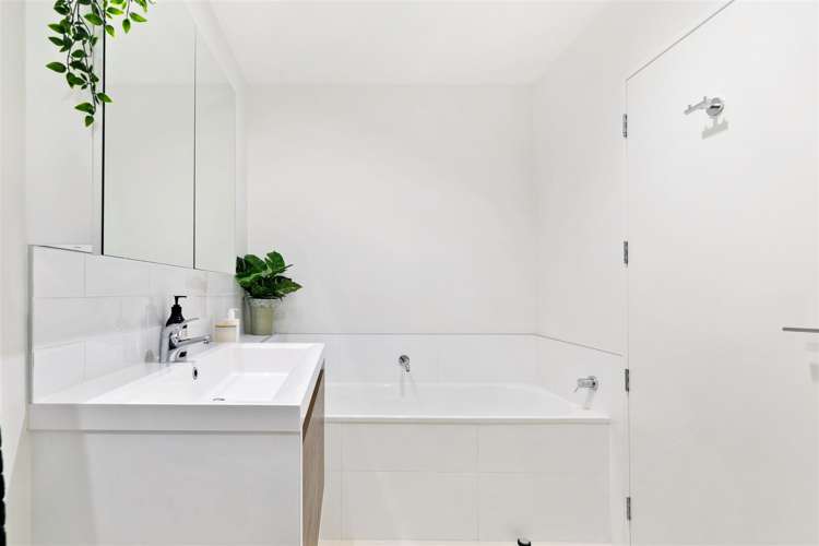 246 Hobsonville Point Road Hobsonville_16