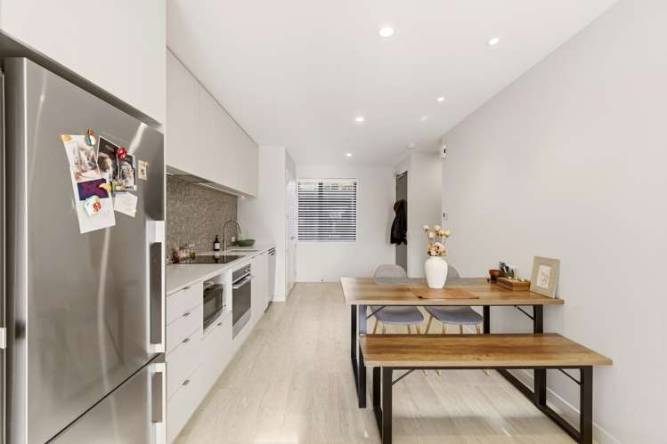 6/214 Hereford Street_5