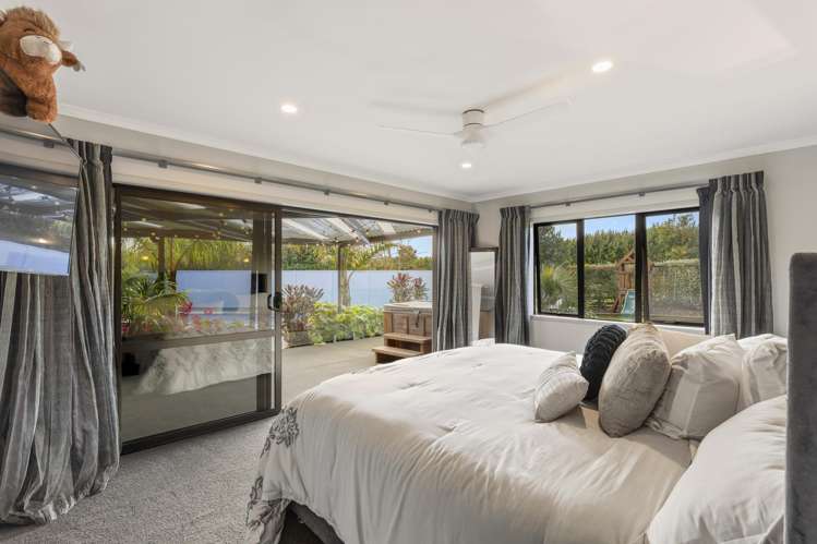 1216 Egmont Road Egmont Village_18