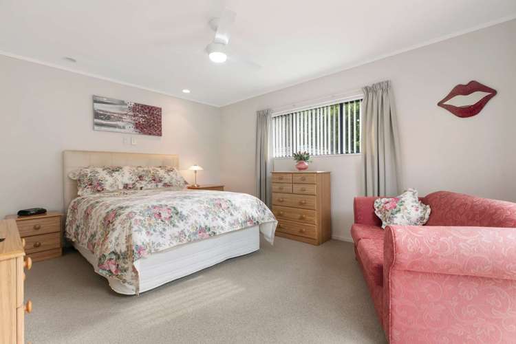 8 Awaroa Stream Drive Waiuku_11