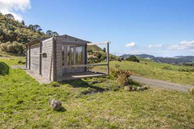 96B Waitete Road North_3