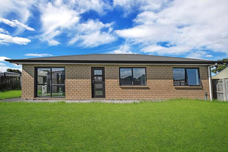 1/25 Kennington Drive Clendon Park_13