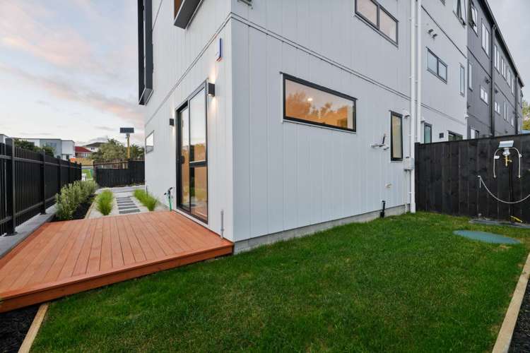 24A,B,C Essex Street Te Atatu South_28