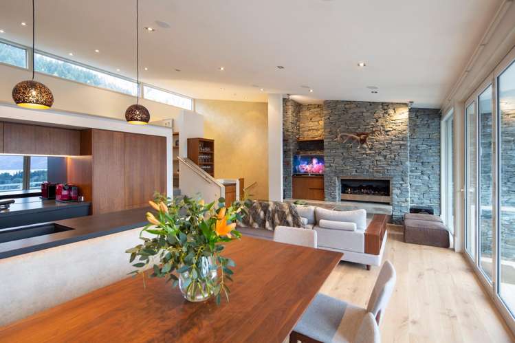 2/55 Kent Street Queenstown_5