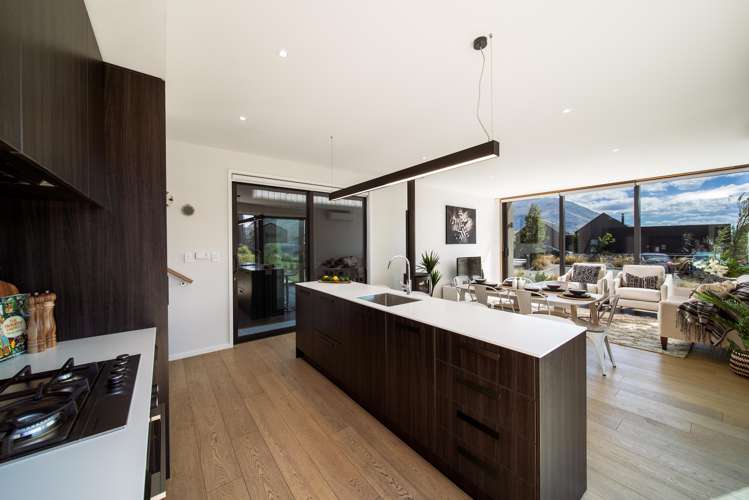 27 Falconer Rise Jacks Point_11