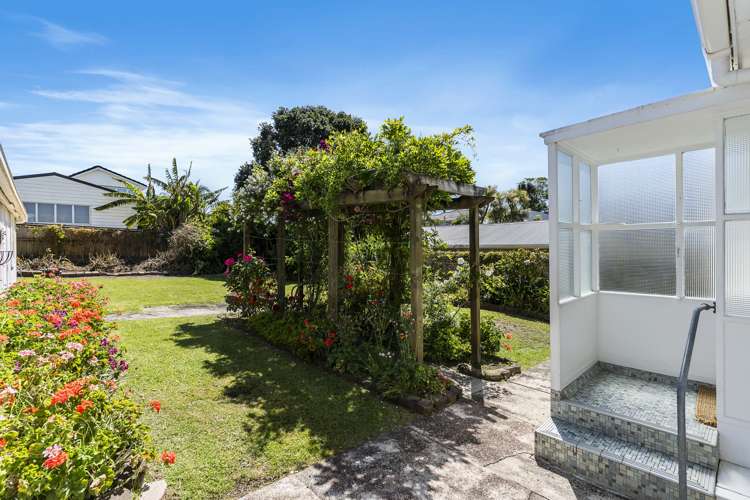 100 Kiwi Road Point Chevalier_12