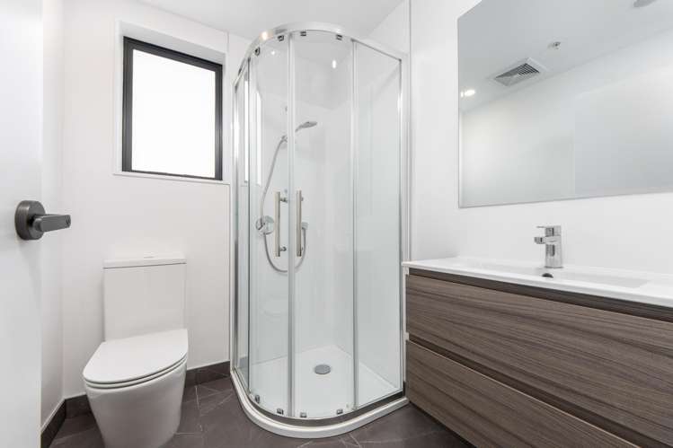 302/553C Glenfield Road Glenfield_7