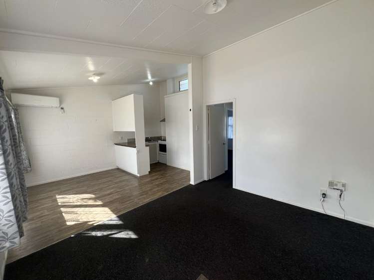 2/160 Kamo Road 11601_3