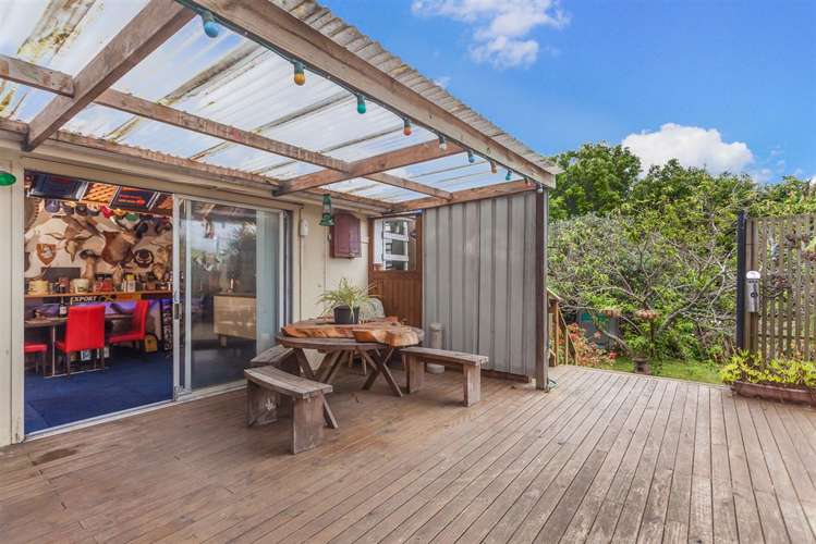 6 Archlynn Road Kelston_7