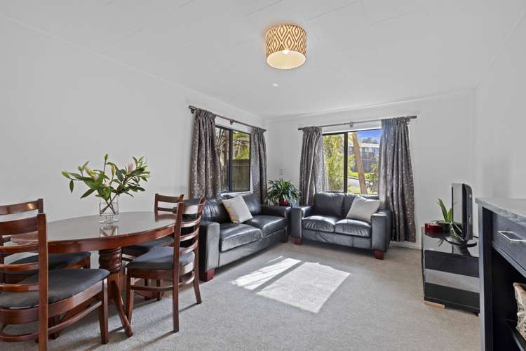 8 Thalia Place Totara Vale_10