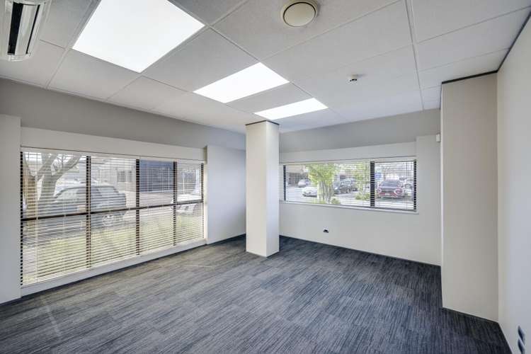 301-303 Queen Street East Hastings Central_14