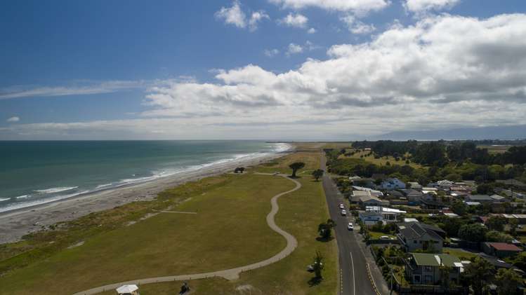 10/27 Marine Parade Carters Beach_4