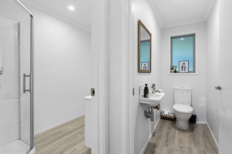 198 Seaview Road Westown_18