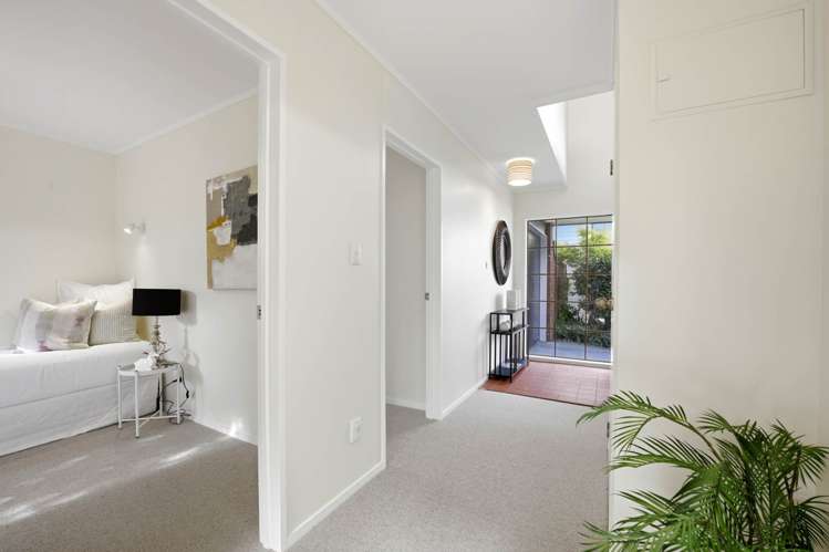 2/1 Aramoana Avenue Devonport_16