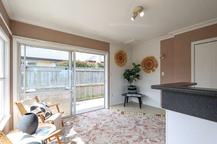 23 Neale Avenue Stoke_12