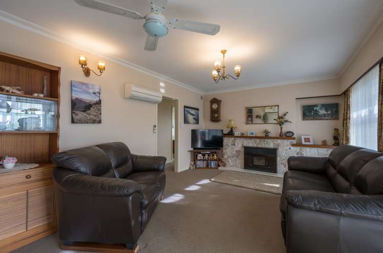 2 Churchill Avenue Richmond_5