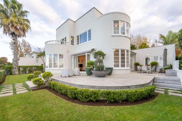 Spacious Family Home in Blue chip Location
