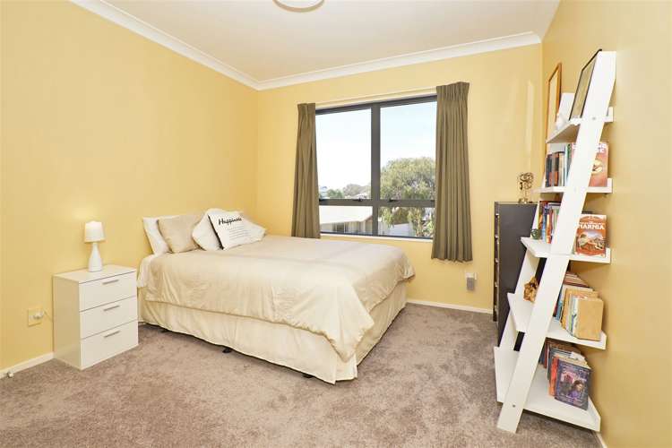 11 Guernsey Place Grandview Heights_16