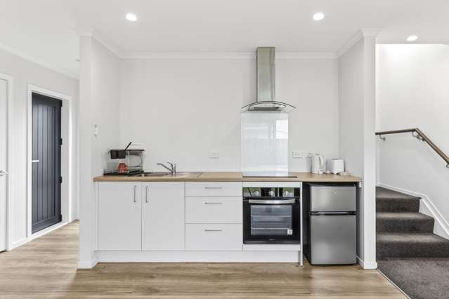 2/7 Greta Street Glenview_3