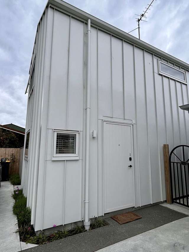 Sunny & Private Furnished 2BR Townhouse - Spreydon