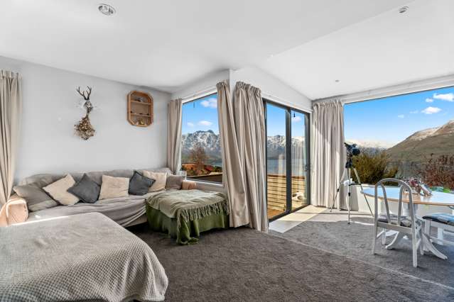 8 Caples Place Fernhill/Sunshine Bay_4