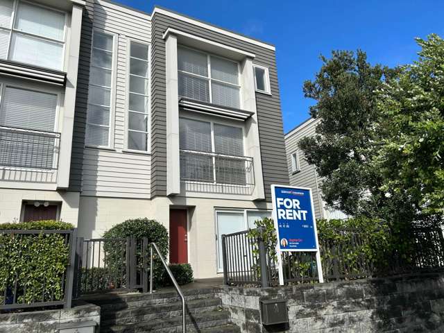 Stylish 3 Bedroom Townhouse