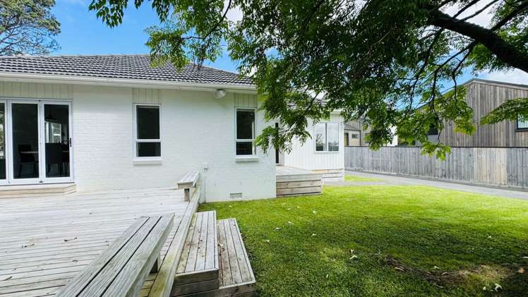 32 Isobel Road Greenhithe_12