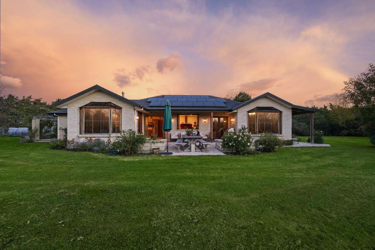 1402 North Eyre Road_0