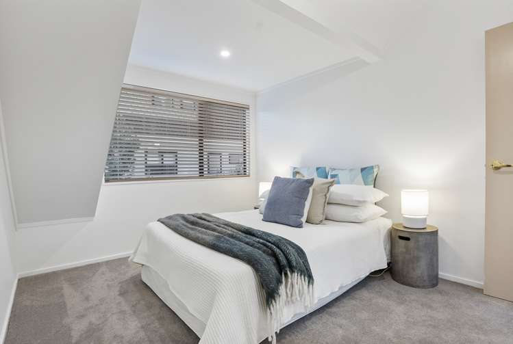 2/184 Norman Lesser Drive Saint Johns_16