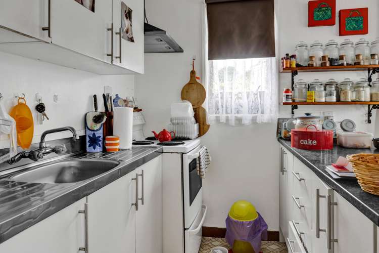 8B-8C Oswald Place Stratford_13