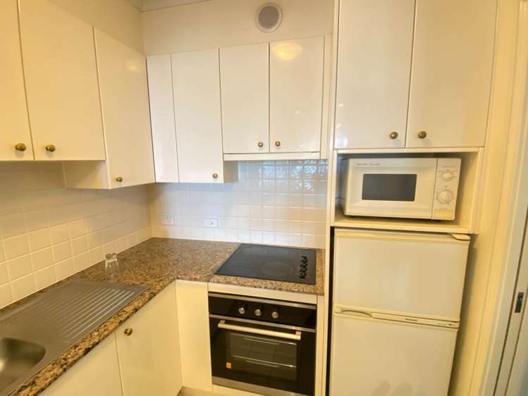 1402/8 Albert Street Auckland Central_9