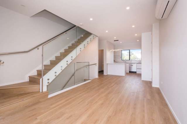 5/15 Thornton Road Milford_2