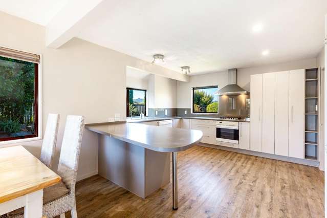 16 James Cook Drive Whitby_3